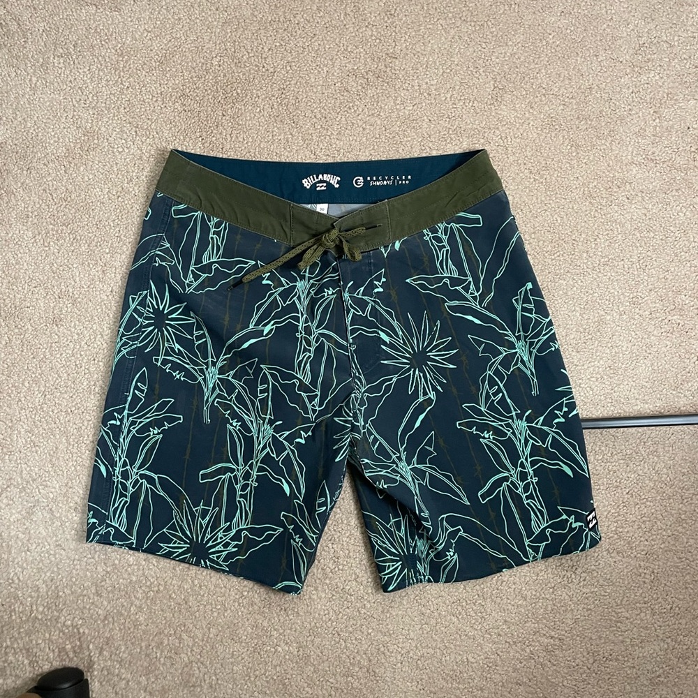 Billabong Men's Tropical Green and Navy Board Shorts